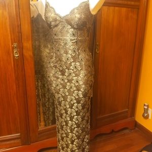 Vintage embroidered gold bronze evening gown size 2 4